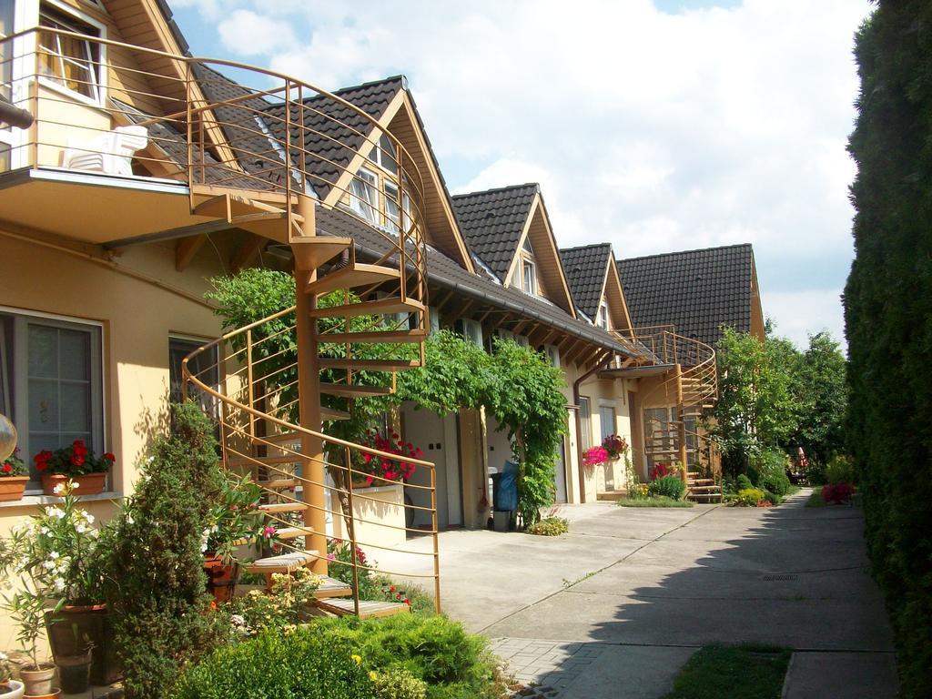 Apartman Soos -- Only For Relaxation, Not For Party! Siófok Exterior foto