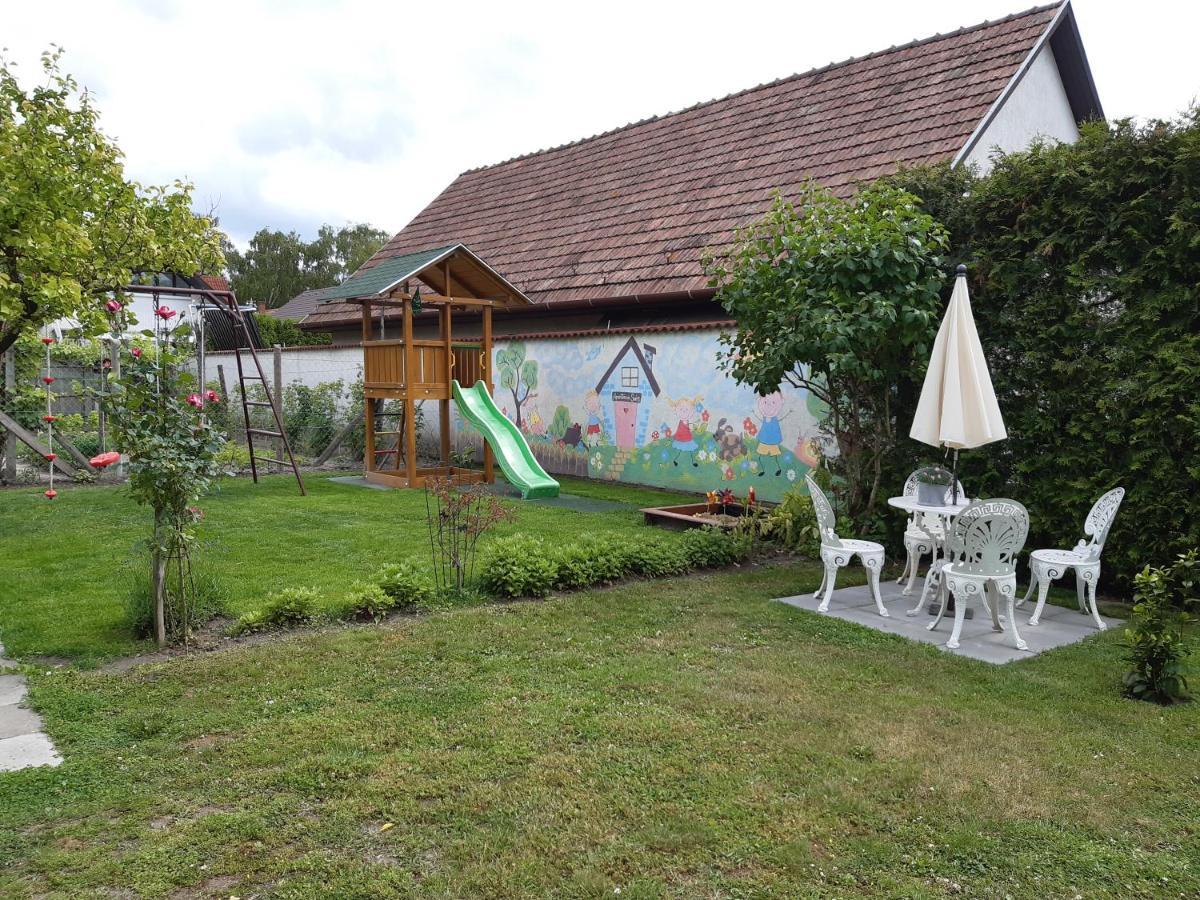 Apartman Soos -- Only For Relaxation, Not For Party! Siófok Exterior foto